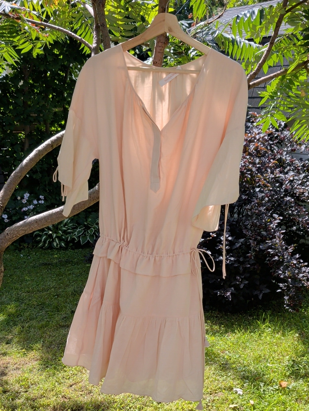 Breezy! See By Chloe. Light Pink Women's Short Sleeve Tunic Dress